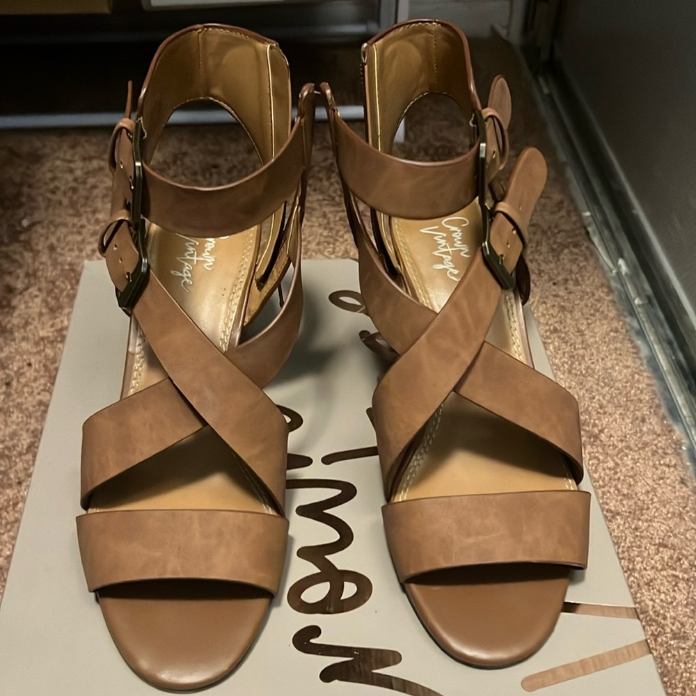 Wedge strapped sandal